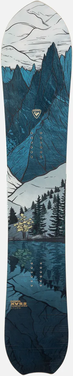 Rossignol XV 159cm 2025-26年モデルのトップデッキ:ダークティール地に山岳と湖のグラフィック、XVロゴ